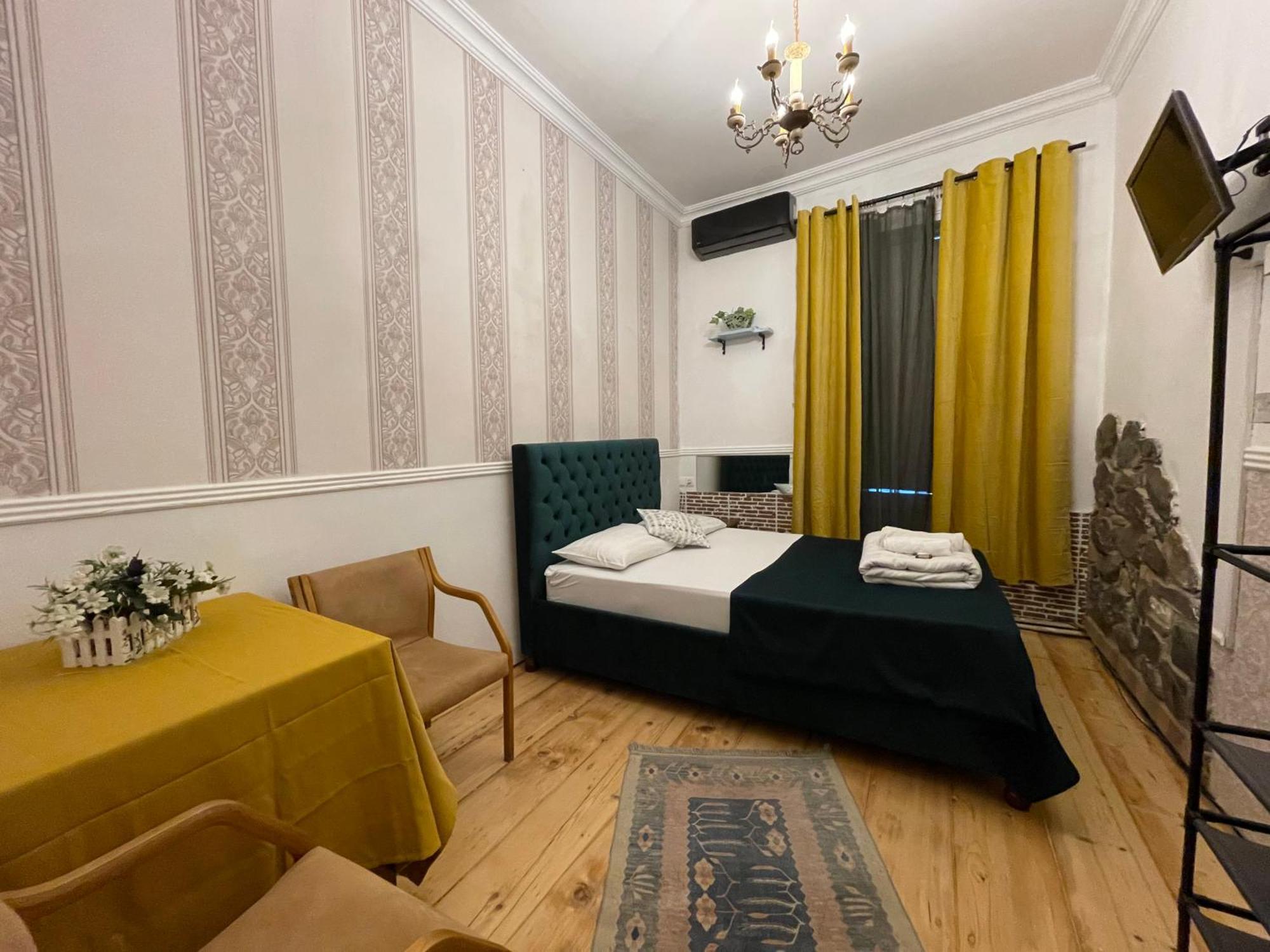 Hotel Wine O'Clock Tbilisi Esterno foto